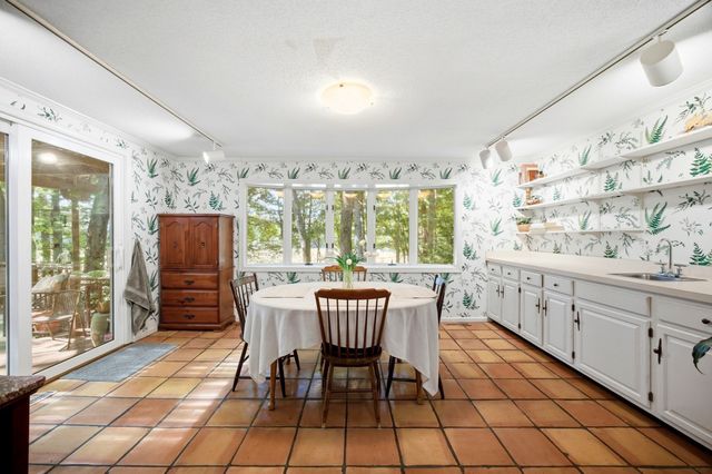 64 Cambridge Cir, Longmeadow, MA 01106