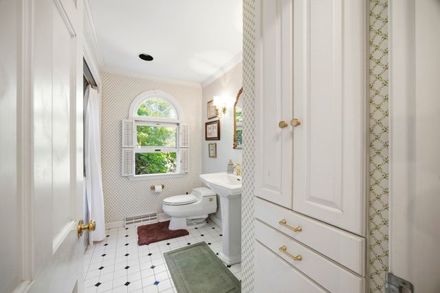 64 Cambridge Cir, Longmeadow, MA 01106