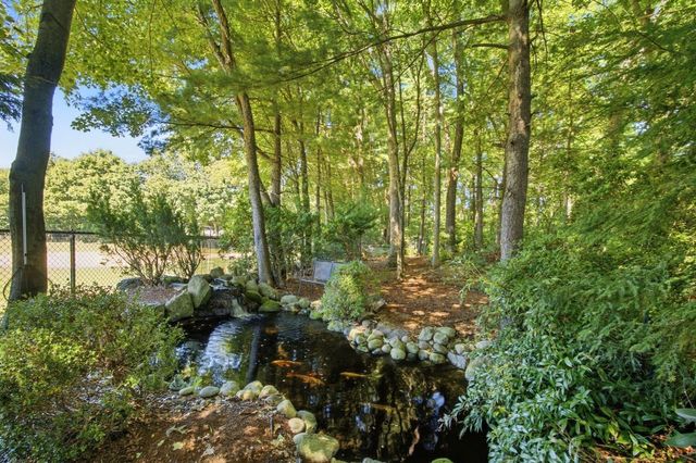 64 Cambridge Cir, Longmeadow, MA 01106