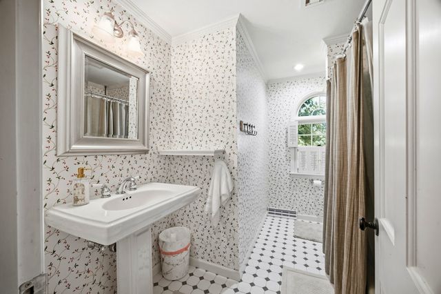 64 Cambridge Cir, Longmeadow, MA 01106