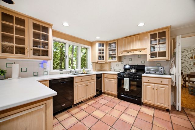 64 Cambridge Cir, Longmeadow, MA 01106