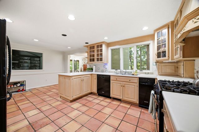 64 Cambridge Cir, Longmeadow, MA 01106