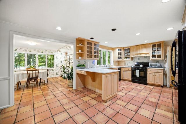 64 Cambridge Cir, Longmeadow, MA 01106