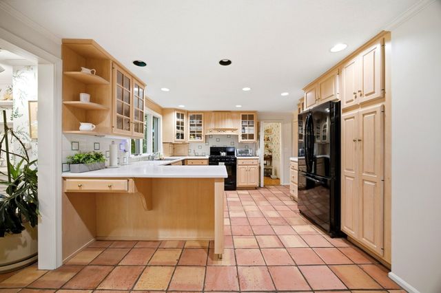 64 Cambridge Cir, Longmeadow, MA 01106