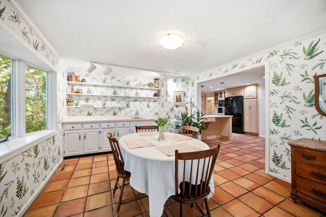 64 Cambridge Cir, Longmeadow, MA 01106