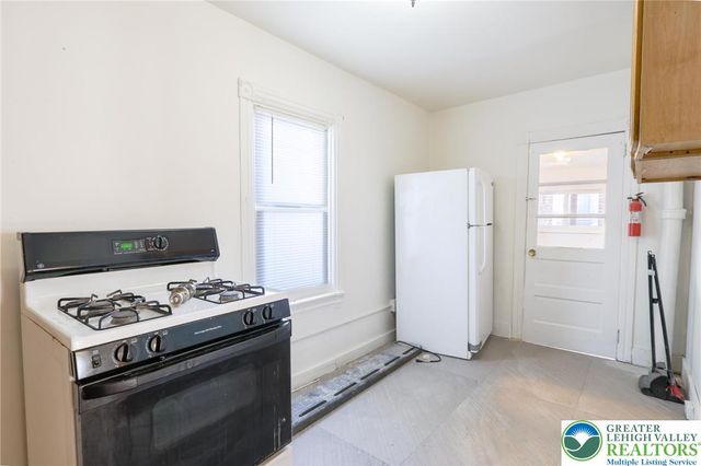 233 North Poplar Street, Allentown City, PA 18102