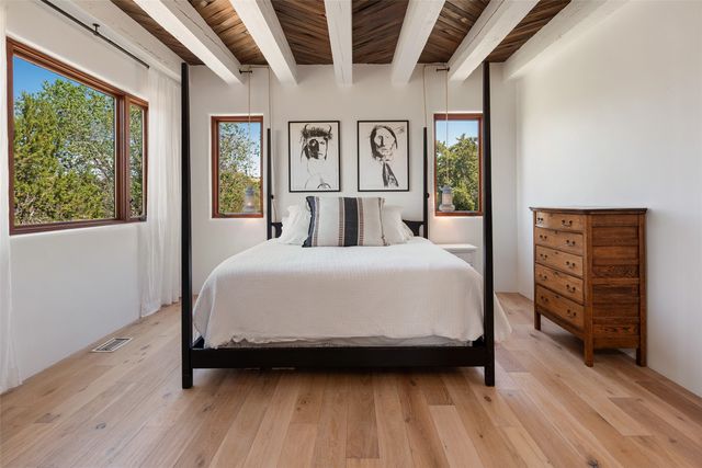 1026 Stagecoach Road, Santa Fe, NM 87501