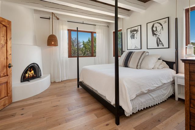 1026 Stagecoach Road, Santa Fe, NM 87501