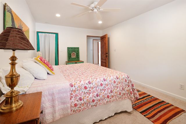 1026 Stagecoach Road, Santa Fe, NM 87501