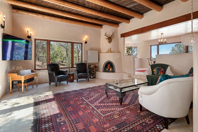 1026 Stagecoach Road, Santa Fe, NM 87501