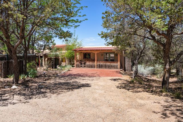 1026 Stagecoach Road, Santa Fe, NM 87501