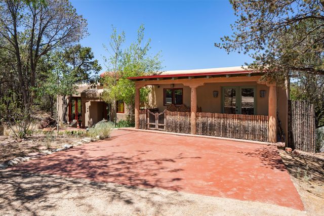 1026 Stagecoach Road, Santa Fe, NM 87501