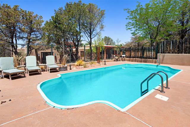 1026 Stagecoach Road, Santa Fe, NM 87501