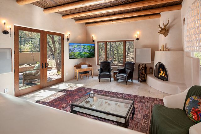 1026 Stagecoach Road, Santa Fe, NM 87501