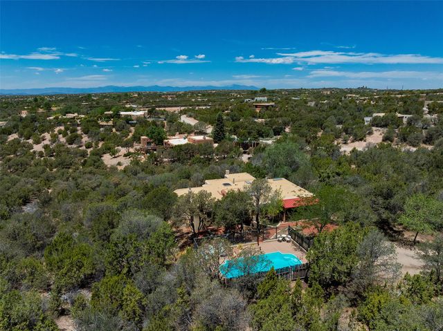 1026 Stagecoach Road, Santa Fe, NM 87501