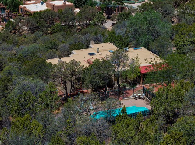 1026 Stagecoach Road, Santa Fe, NM 87501