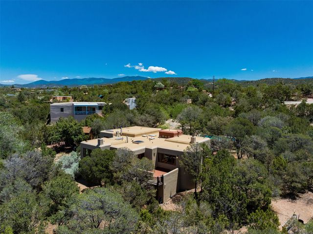 1026 Stagecoach Road, Santa Fe, NM 87501