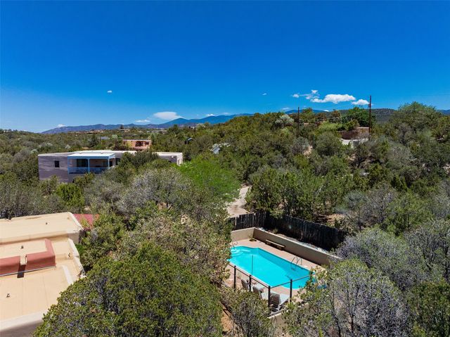 1026 Stagecoach Road, Santa Fe, NM 87501