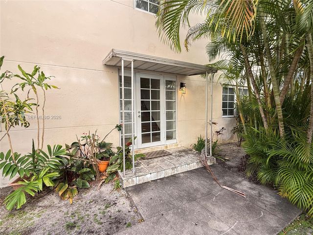 215 Sidonia Ave, Coral Gables, FL 33134