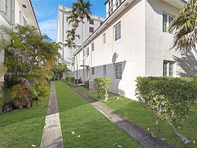 215 Sidonia Ave, Coral Gables, FL 33134