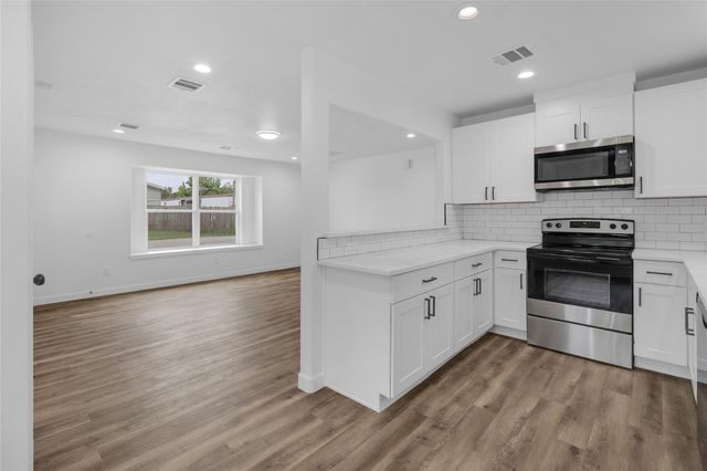 179 Mill Street, Willis, TX 77378