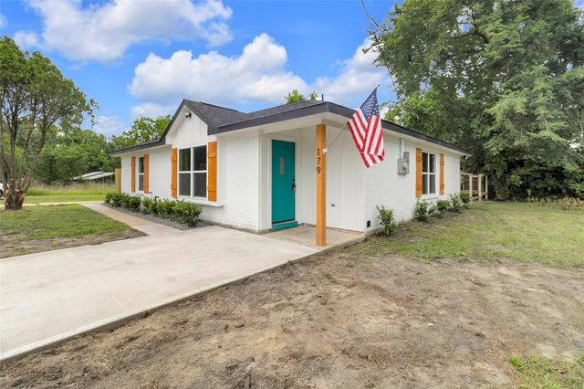 179 Mill Street, Willis, TX 77378