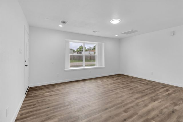 179 Mill Street, Willis, TX 77378
