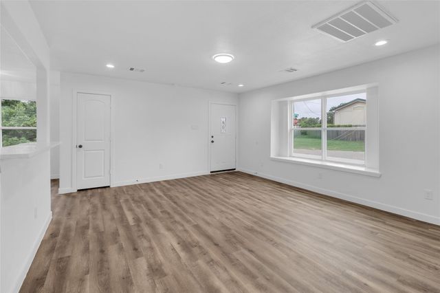 179 Mill Street, Willis, TX 77378