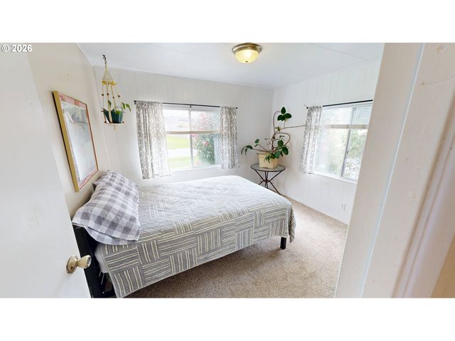 99005 W FREEMAN Ln, Brookings, OR 97415