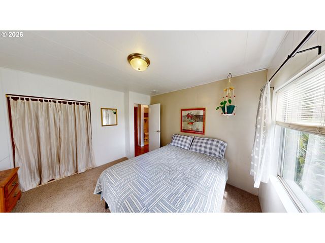 99005 W FREEMAN Ln, Brookings, OR 97415