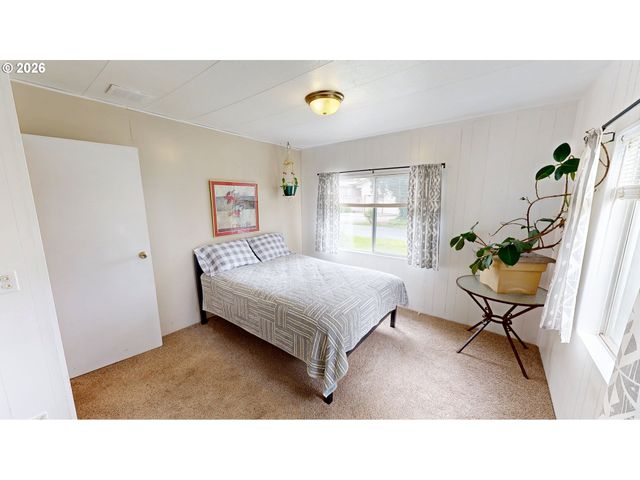 99005 W FREEMAN Ln, Brookings, OR 97415