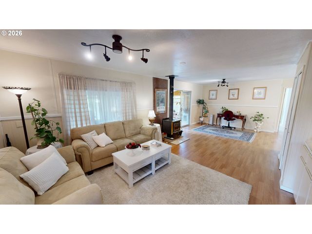 99005 W FREEMAN Ln, Brookings, OR 97415