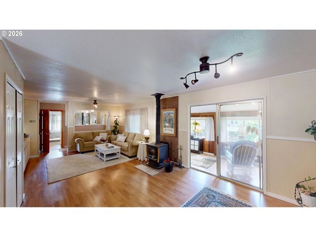 99005 W FREEMAN Ln, Brookings, OR 97415