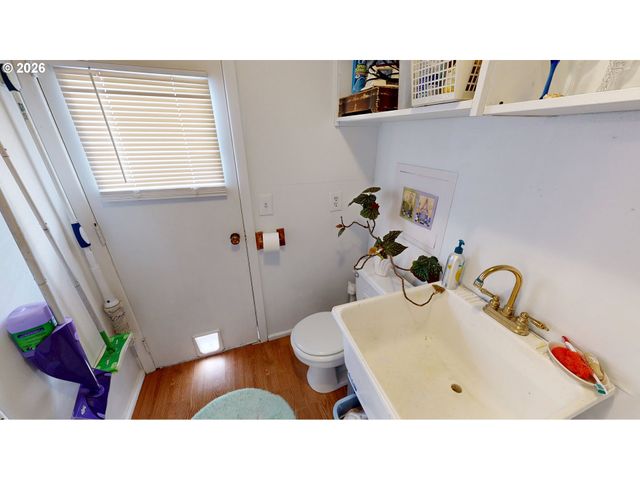 99005 W FREEMAN Ln, Brookings, OR 97415
