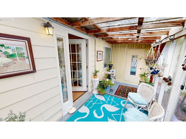 99005 W FREEMAN Ln, Brookings, OR 97415