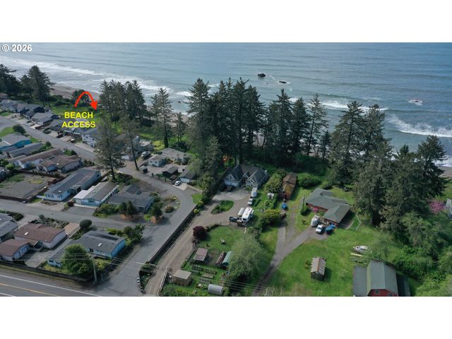 99005 W FREEMAN Ln, Brookings, OR 97415