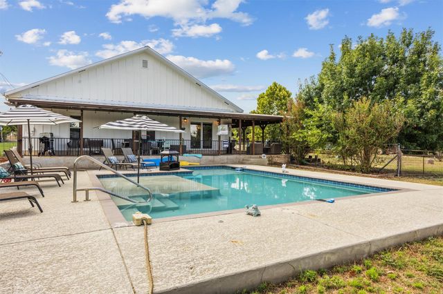 2150 County Road 282, Liberty Hill, TX 78642