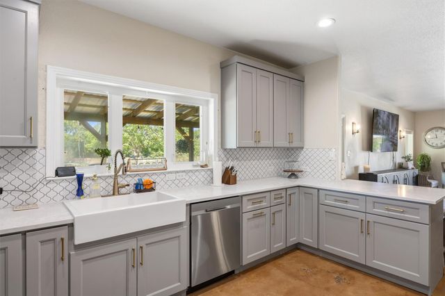 2150 County Road 282, Liberty Hill, TX 78642