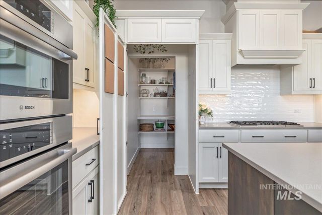 8872 W Suttle Lake Dr, Boise, ID 83714