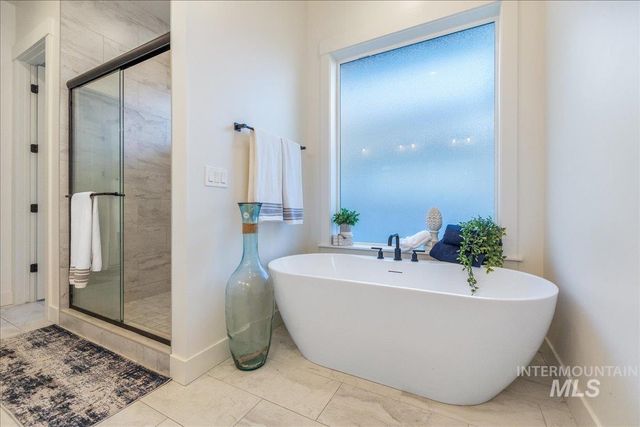 8872 W Suttle Lake Dr, Boise, ID 83714