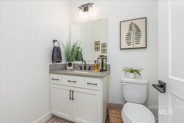 8872 W Suttle Lake Dr, Boise, ID 83714