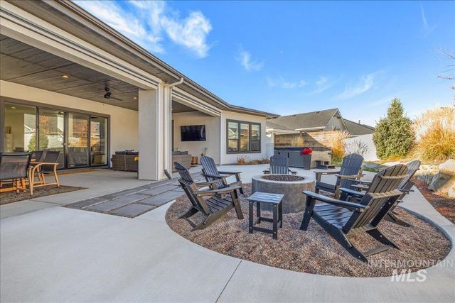 8872 W Suttle Lake Dr, Boise, ID 83714