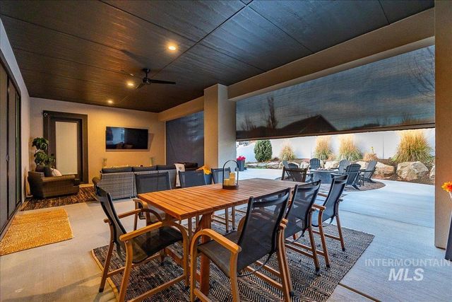 8872 W Suttle Lake Dr, Boise, ID 83714