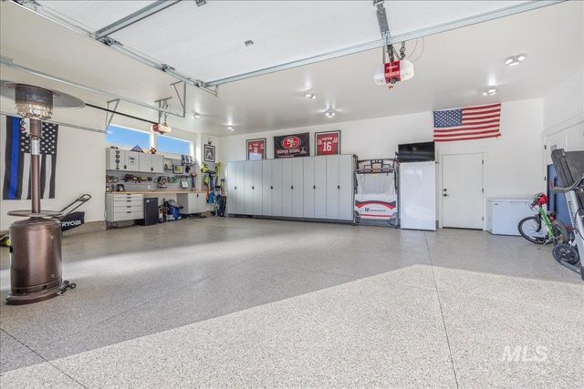 8872 W Suttle Lake Dr, Boise, ID 83714