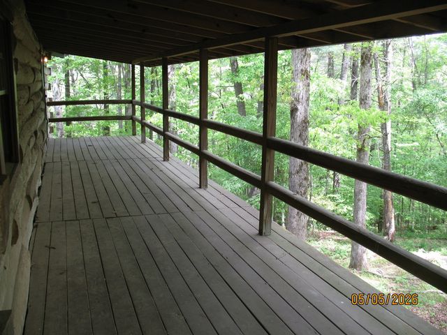 1555 Brown Creek Dr, Crossville, TN 38571