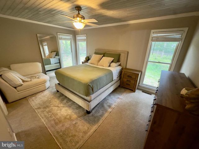 607 STONEWALL LN, Fredericksburg, VA 22407