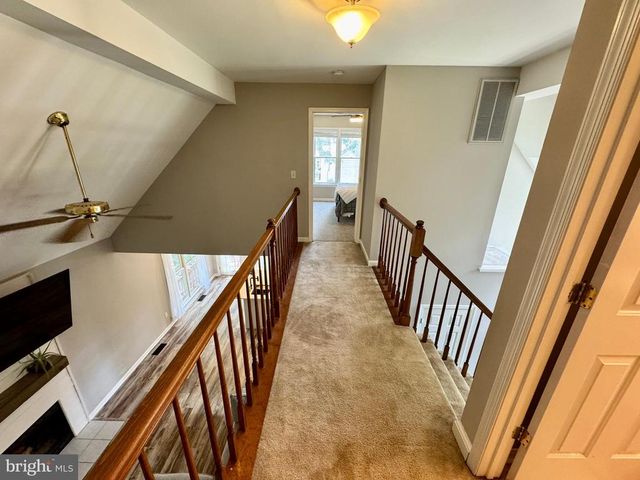 607 STONEWALL LN, Fredericksburg, VA 22407