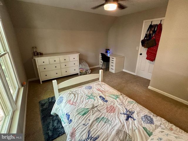 607 STONEWALL LN, Fredericksburg, VA 22407