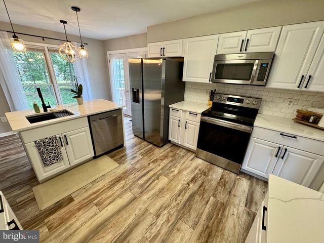 607 STONEWALL LN, Fredericksburg, VA 22407
