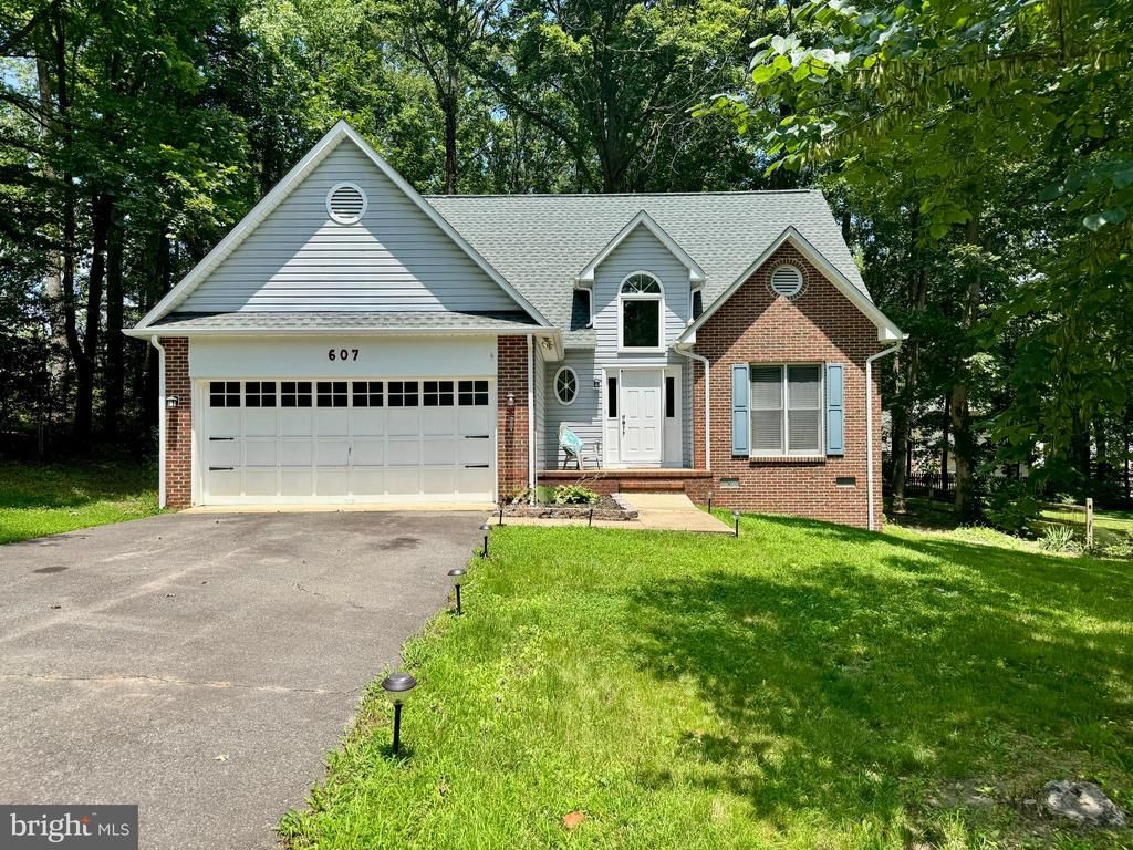 607 STONEWALL LN, Fredericksburg, VA 22407